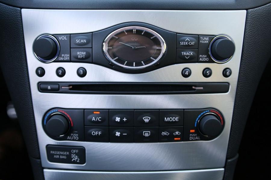  Infiniti G37 IPL Coupe 2011 года  (фото 23 из 51)